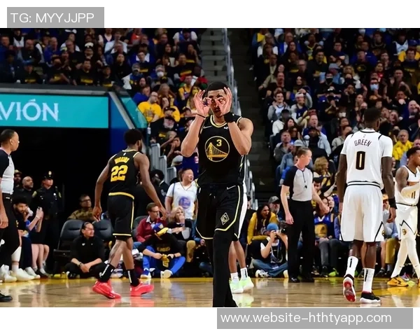 爱德华兹表现稳定半场12投6中贡献16分1篮板2助攻正负值5